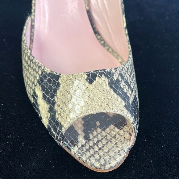 Isaac Mizrahi Snake Pattern Peep Toe Heels - Picture 10 of 12